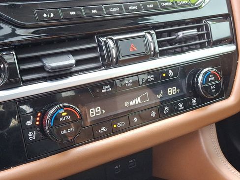 Used 2023 Nissan Pathfinder Platinum image 17