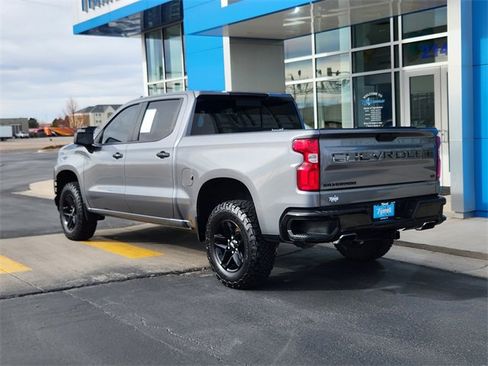Used 2021 Chevrolet Silverado 1500 LT Trail Boss w/ Convenience Package II image 3