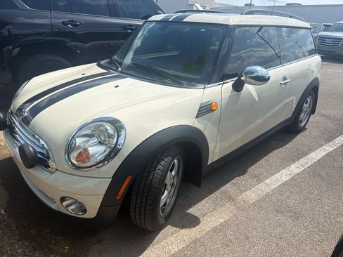 Used 2009 MINI Cooper Clubman Hardtop FWD image 1