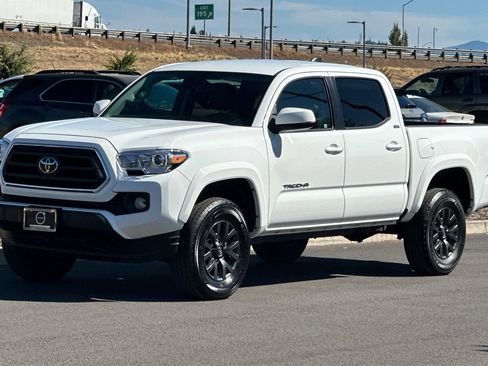 Used 2023 Toyota Tacoma SR5 AWD/4WD image 7