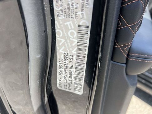 Used 2022 Jeep Grand Cherokee Summit AWD/4WD image 19