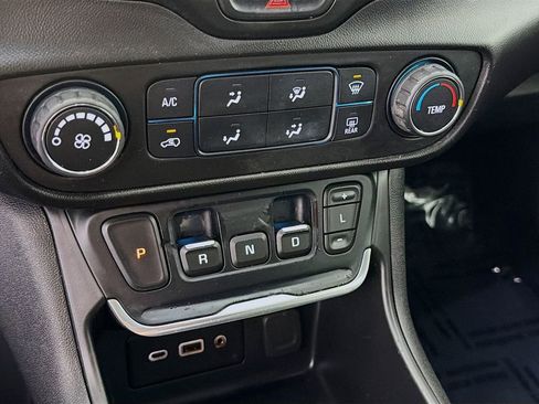 Used 2019 GMC Terrain SLE FWD image 20