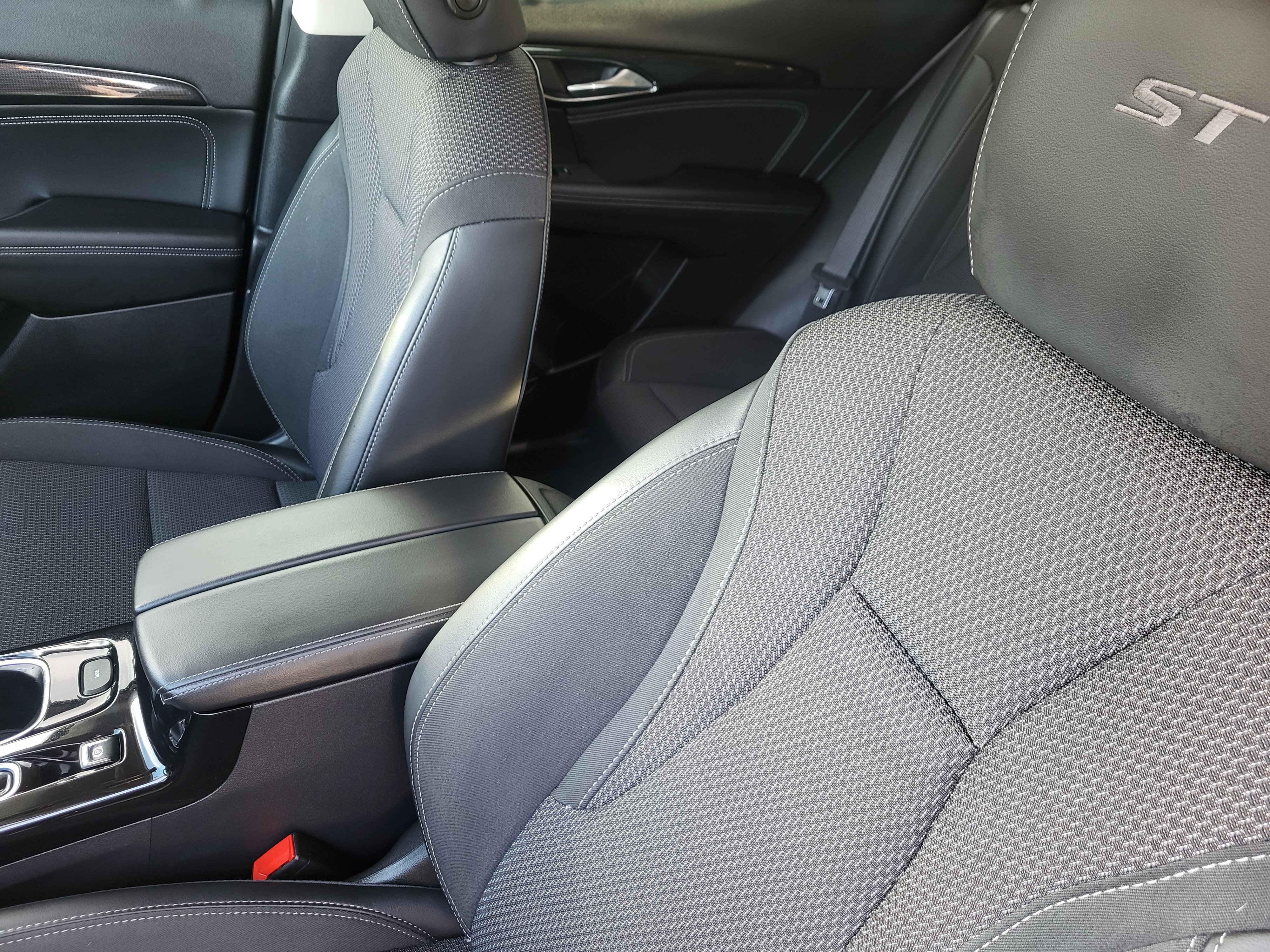 Used 2023 Buick Envision Preferred w/ Sport Touring Package AWD/4WD image 16