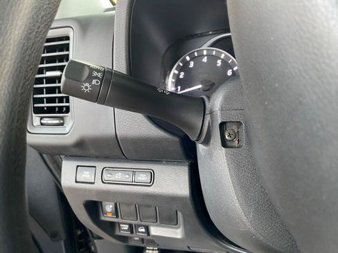 Used 2022 Nissan Frontier S w/ Technology Package AWD/4WD image 59