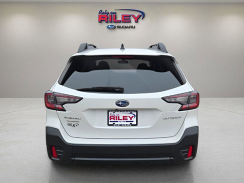 Used 2022 Subaru Outback Premium image 4