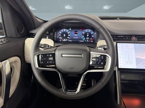 Used 2026 Land Rover Discovery Sport Landmark AWD/4WD image 15