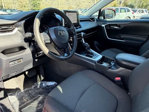 Used 2023 Toyota RAV4 XLE image 20