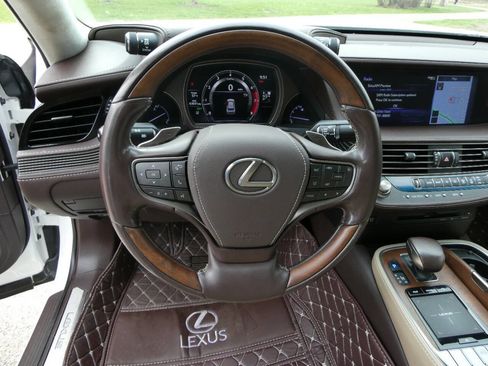 Used 2018 Lexus LS 500 AWD image 11