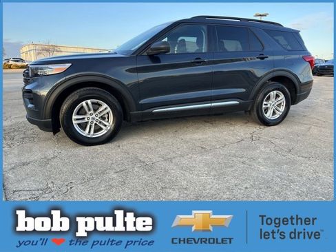 Used 2023 Ford Explorer XLT image 1