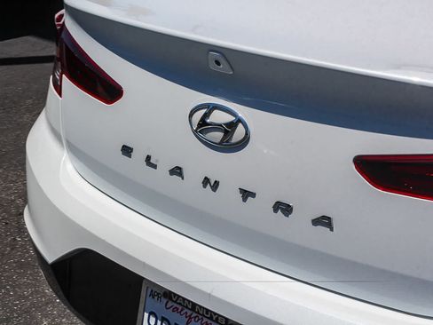 Used 2020 Hyundai Elantra SEL w/ Cargo Package (C1) FWD image 9