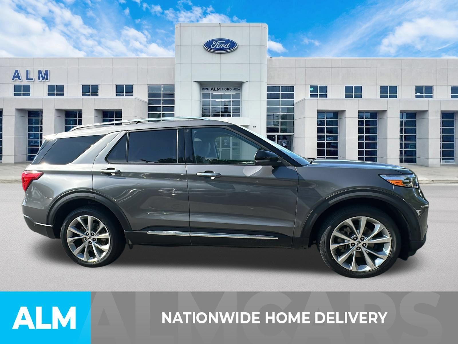 Used 2021 Ford Explorer Platinum w/ Equipment Group 601A AWD/4WD image 4