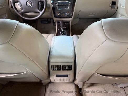 Used 2008 Cadillac DTS FWD image 30