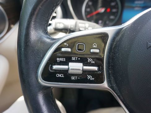 Used 2021 Mercedes-Benz GLC 300 image 8