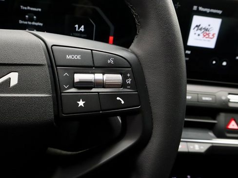 Used 2025 Kia K4 EX image 29