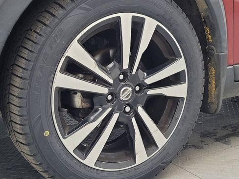 Used 2018 Nissan Kicks SV image 31