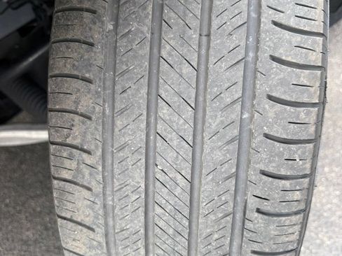 Used 2024 Ford Explorer XLT w/ Equipment Group 202A AWD/4WD image 57