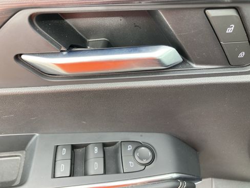 Used 2025 GMC Acadia Elevation image 15