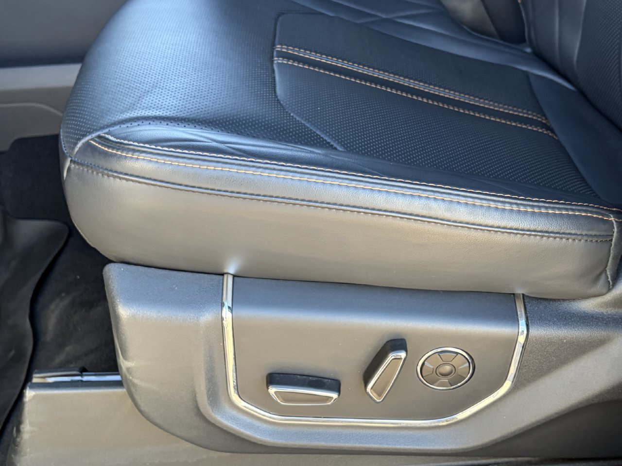 Certified 2024 Ford Expedition Max Platinum AWD/4WD image 33