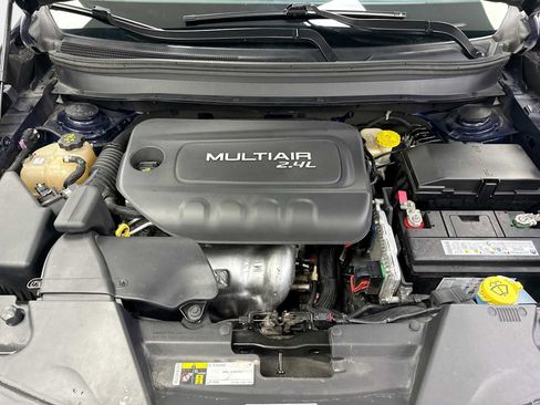 Used 2015 Jeep Cherokee Latitude w/ Cold Weather Group image 18