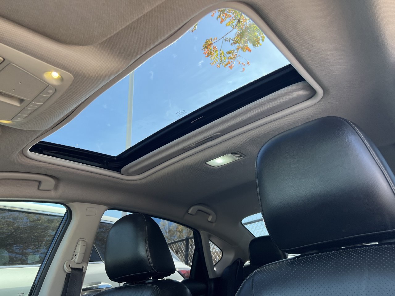 Used 2018 Nissan Sentra SL FWD image 8