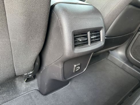 Used 2024 GMC Terrain SLE w/ Driver Convenience Package AWD/4WD image 15