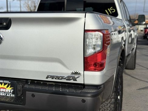 Used 2019 Nissan Titan PRO-4X w/ Pro-4x Convenience Package AWD/4WD image 21