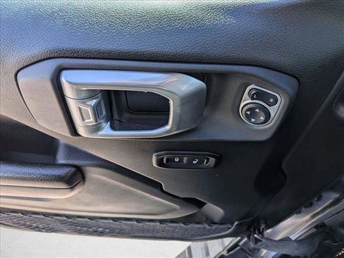 Used 2022 Jeep Gladiator Willys image 15