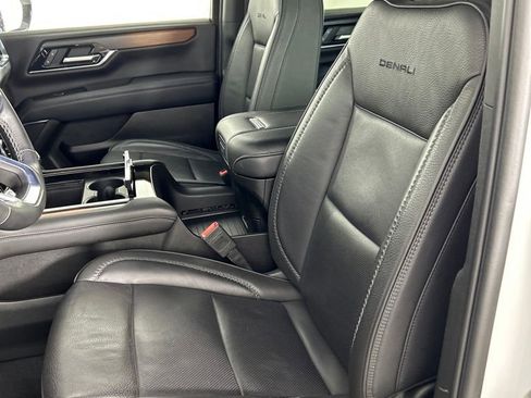 Used 2025 GMC Yukon Denali AWD/4WD image 12