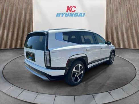 New 2026 Hyundai Ioniq 9 Limited image 5