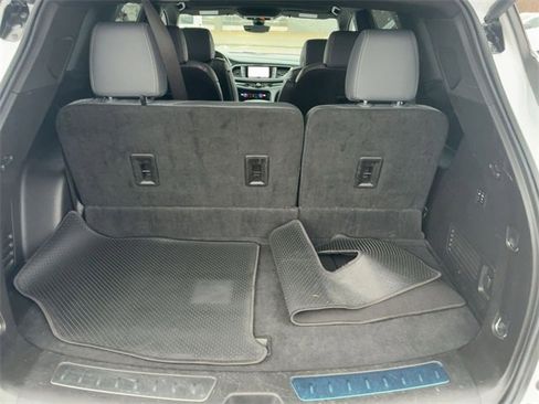 Used 2024 Buick Enclave Premium image 29