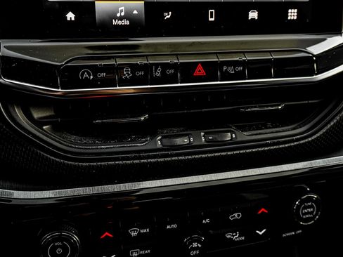 Used 2024 Jeep Compass Trailhawk image 36