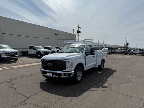 New 2026 Ford F250 XL w/ XL Chrome Package image 5