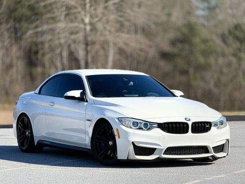 Used 2015 BMW M4 Convertible image 12