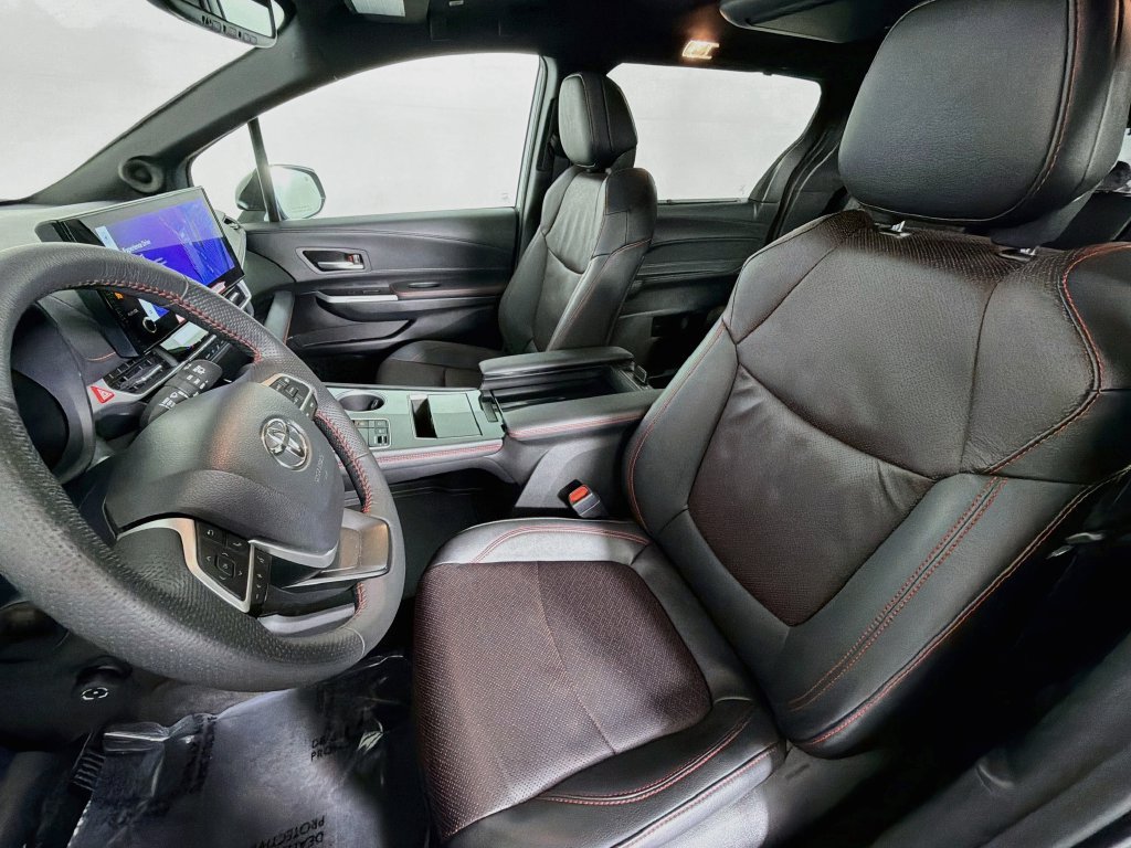 Used 2025 Toyota Sienna XSE w/ XSE Premium Package AWD/4WD image 20
