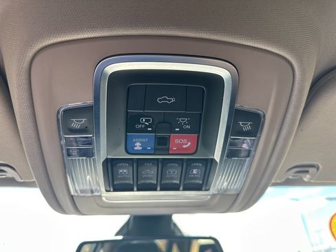 Used 2019 RAM 1500 Laramie image 9