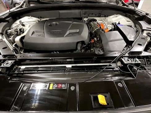 Certified 2022 Volvo XC60 T8 Inscription w/ Advanced Package image 10