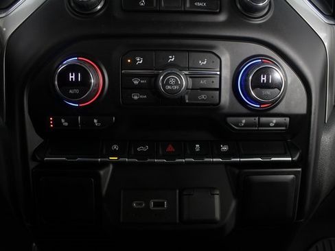 Used 2021 Chevrolet Silverado 1500 LT w/ Bed Protection Package image 6