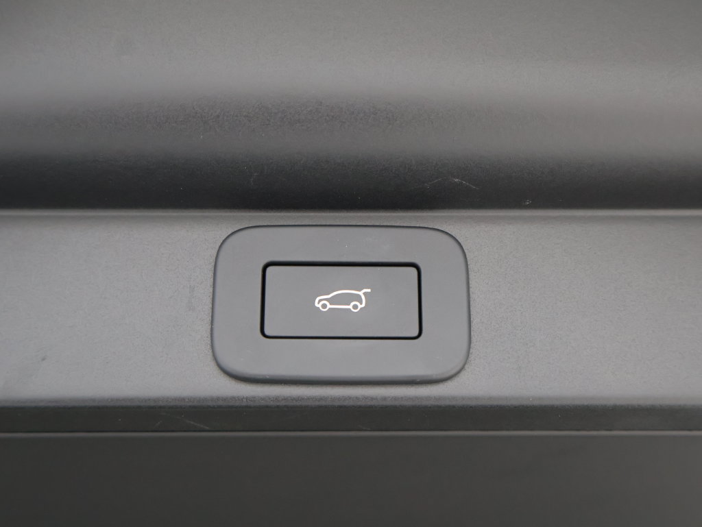 Used 2026 Land Rover Range Rover SE AWD/4WD image 16