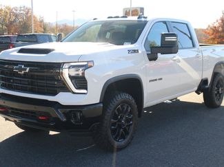 New 2025 Chevrolet Silverado 2500 LT w/ Trail Boss Package video 3