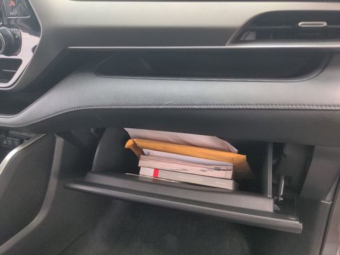 Used 2021 Toyota Highlander XLE image 46