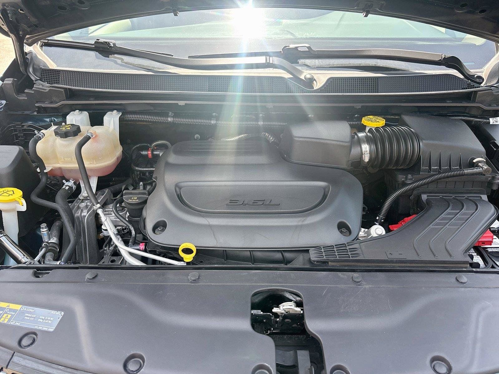 Used 2023 Chrysler Pacifica Touring-L FWD image 29