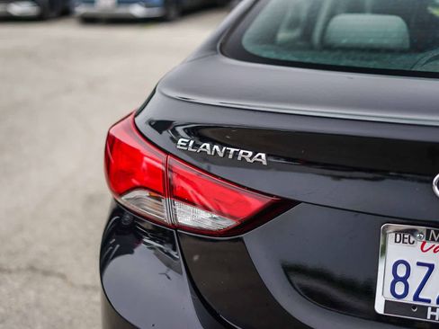 Used 2016 Hyundai Elantra SE w/ Option Group 02 image 11