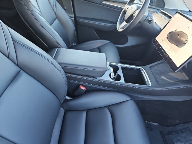 Used 2025 Tesla Model Y Long Range AWD/4WD image 12