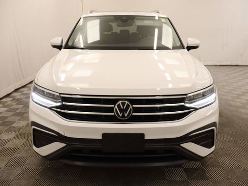 Certified 2022 Volkswagen Tiguan SE w/ Panoramic Sunroof Package image 4