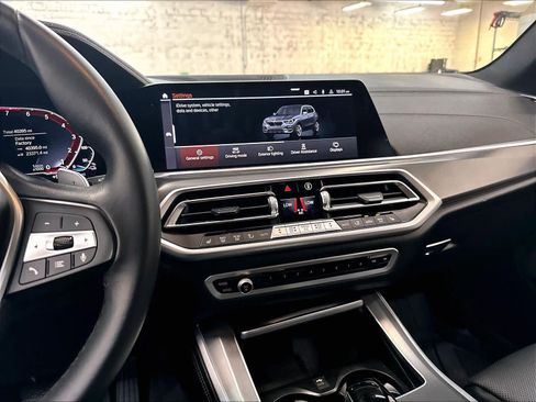 Used 2023 BMW X5 xDrive45e w/ Parking Assistance Package AWD/4WD image 9