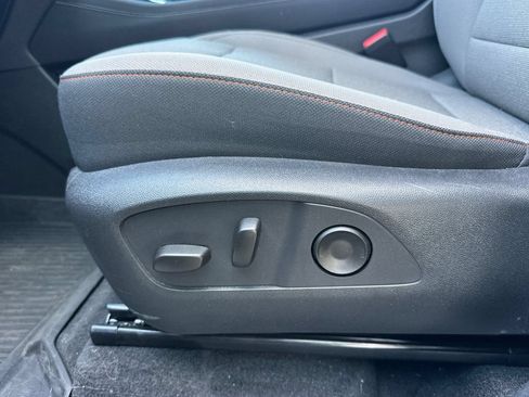 Used 2026 Chevrolet Traverse LT w/ LPO, Floor Liner Package FWD image 13