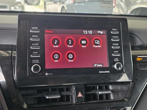 Used 2024 Toyota Camry SE FWD image 14