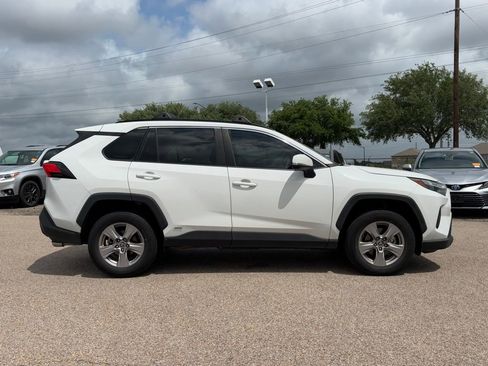 Used 2022 Toyota RAV4 XLE w/ Convenience Package image 4