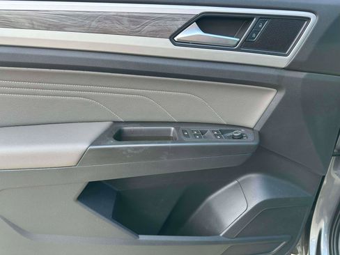 Certified 2022 Volkswagen Atlas Cross Sport SE image 14