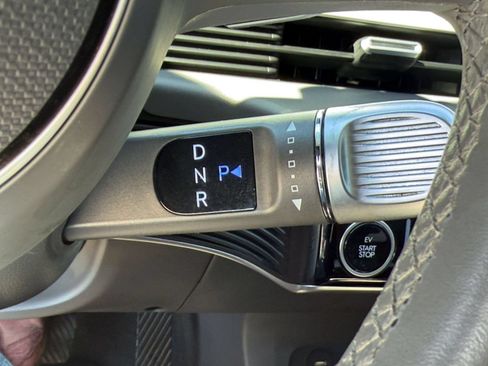 Used 2024 Hyundai Ioniq 5 SEL RWD image 17